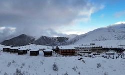 Zigana'nın zirvesinde 'kar' yoğunluğu