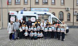 112'den minik Yağmur ve arkadaşlarına karne hediyesi