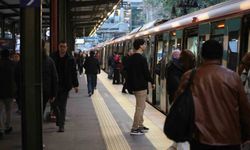 Bakan Uraloğlu: '2025 yılında yüksek hızlı, anahat, bölgesel ve kent içi hatlarda yaklaşık 283 milyon yolcumuza konforlu ve güvenli ulaşım imkânı sağladık'