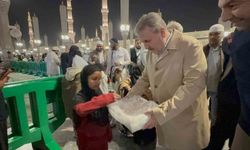 BBP Genel Başkanı Destici, Mescid-i Nebevi'de vatandaşlarla buluştu