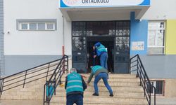 Beyşehir'de yükümlüler ara tatilde okulları temizledi