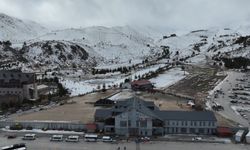 Çocuklar sömestir tatilinin keyfini Davraz Kayak Merkezi'nde çıkardı