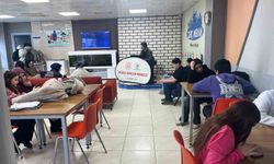 Genç mekanda piyano keyfi