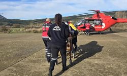 Gökçeada'da rahatsızlanan hasta helikopter ambulansla Çanakkale'ye sevk edildi