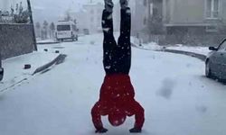 Guinness rekortmeni judocu kar sevincini 20 geri taklayla kutladı