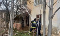 Günyüzü ilçesindeki yangında ev kullanılamaz hale geldi