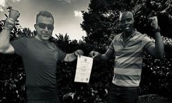 Hakkarili dağcı Kilimanjaro zirvesinde