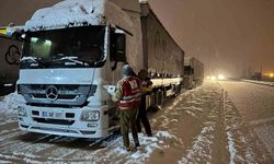 Kızılay'dan Tendürek Geçidi'nde sürücülere sıcak destek
