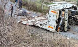 Kontrolden çıkan kamyon tali yola uçtu: 1 ölü, 1 yaralı