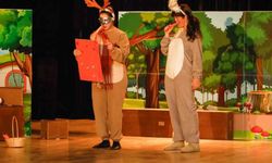 Körfez'de minik öğrenciler 'Haylaz Tavşan' oyunuyla eğlendi