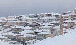 Kulu'da mevsimin ilk kar yağışı etkili oldu