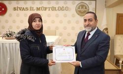 Kur'an Kursu öğreticileri sertifikaları aldı