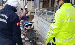 Manisa'da kaldırımı işgal eden motosikletlilere ceza yağdı