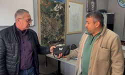 Muratlı'da örnek davranış: Parkta bulduğu çantayı zabıtaya teslim etti