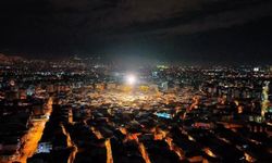 Nilüfer'de gelişi güzel atılan havai fişekler geceyi aydınlattı, binlerce kuşun hayatını kararttı