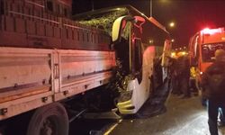 Otobüs ile tırın karıştığı kazada 1 kişi öldü, 3 kişi yaralandı