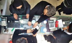 Sahte polislerin dolandırıcılık girişimini gerçek polisler bozdu