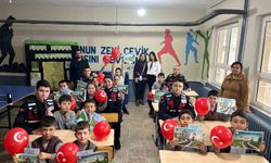 Salihli'de minik öğrenciler jandarmayı yakından tanıdı