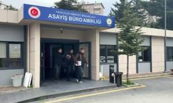 Tartıştığı kişiyi silahla vurup başında bekledi
