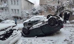 Ümraniye'de kontrolden çıkan otomobil takla attı: 3 yaralı