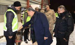 Vali Usta, görevi başındaki güvenlik güçleriyle bir araya geldi