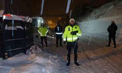 Zorlu kış şartlarına rağmen Tunceli'de yılbaşı güvenliği emniyete emanet