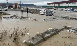 Çanakkale'de sağanak yağış nedeniyle Kepez çayı taştı