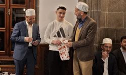 Erzurum'da gençler camide buluştu; ödüllerine kavuştu