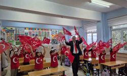 Karabük'te öğrenciler ikinci döneme Türk bayraklarıyla başladı