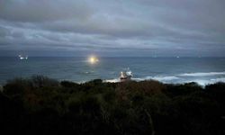 Kastamonu açıklarında 10 gün önce vurulan gemi Sarıyer açıklarında karaya oturdu