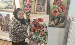 80 yaşında 25 yıllık sanat sevgisini sürdürüyor