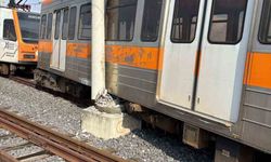 Adana'da raydan çıkan metro vagonu direğe çarptı