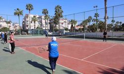 Akdeniz Belediyesinin tenis kursu genç yetenekleri yetiştiriyor