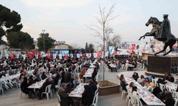 Alaşehir'de yüzlerce kişi iftarda buluştu
