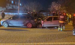 Alkollü ve ehliyetsiz sürücü dehşet saçtı: 2 yaralı