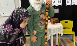 Aydıntepe'de minik öğrenciler Yaşlılar Haftası'nda büyüklerini canlandırdı