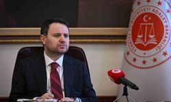 Bakan Gürlek: '10 yılı doldurmayan bir hakim, ticaret mahkemesi başkanı olmayacak'