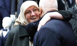 Başkan Bozbey çarşı esnafıyla bayramlaştı