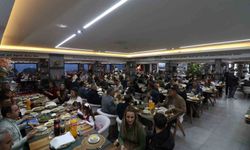 Başkan Özel, muhtarlarla iftarda bir araya geldi