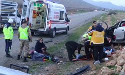 Batman'da direğe çarpıp takla atan araç hurdaya döndü: 5 yaralı