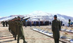 Bayburt'ta Çanakkale Zaferi'nin 111. yılı ve 18 Mart Şehitleri Anma Günü dolayısıyla tören düzenlendi