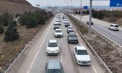 Bayram yolculuğu başladı: 43 ilin geçiş güzergahında trafik hareketliliği arttı