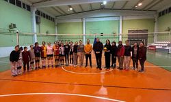 Beylikova'da Anne-Kız Voleybol Turnuvası büyük ilgi gördü