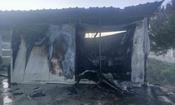 Bilecik'te elektrikli ısıtıcısı konteyneri kül etti