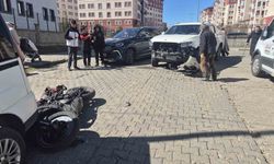 Bingöl'de otomobil ile motosiklet çarpıştı: 2 yaralı