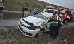 Bingöl'de trafik kazası : 1 ölü 2 yaralı