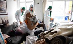 Bir daireden 4 kamyon çöp çıktı