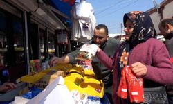 Bolu'da pazar tezgahları bayram şekerleriyle renklendi