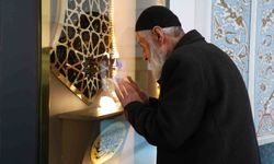 Bu camide Peygamber Efendimiz 'in Sakal-ı Şerifi her gün ziyarete açık