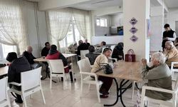 Burhaniye' de Halk İnisiyatifinden huzurevi ziyareti